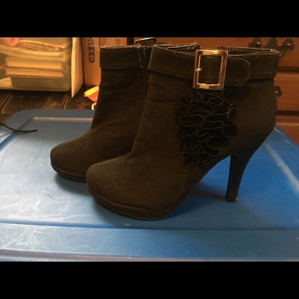 Pair of black suede platform stilettos - Picture 1 of 3